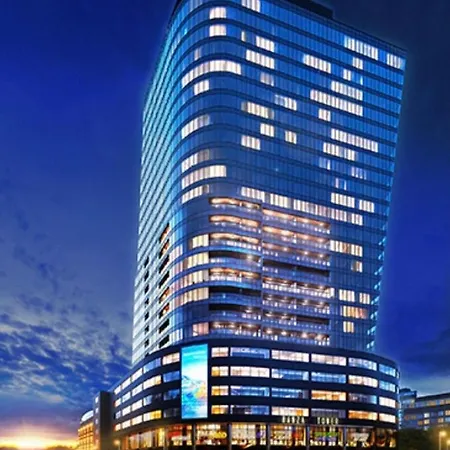 アパート Hanza Tower Sky 23 Pool & Jacuzzi & Sauna &