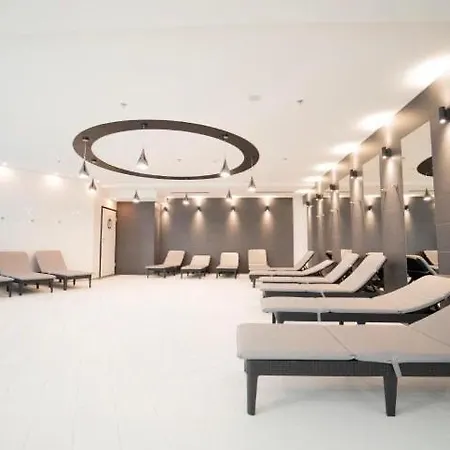 Hanza Tower Sky 23 Pool & Jacuzzi & Sauna &